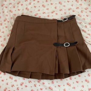 Brandy Melville Sof Buckle Low Rise Skirt